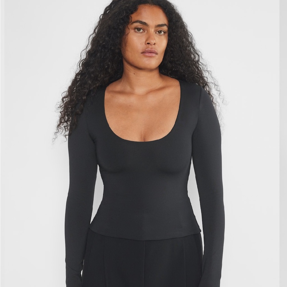 Aritzia Black Long Sleeve Top